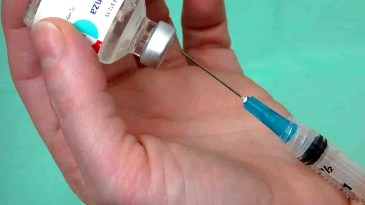 Nicolae Ciucă pune la punct planul de vaccinare a românilor. Când intră în țară primele 10.000 de doze