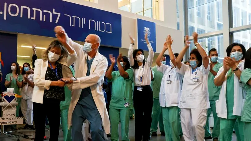 Medicii israelieni au sărbătorit primirea primului lot de vaccin anti-Covid. Imaginile au devenit virale