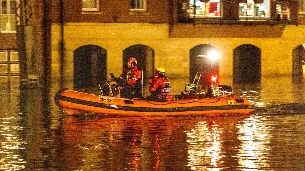 Furtuna Eunice a făcut deja 13 victime. Specialiștii avertizează că astfel de fenomene vor apărea mai des în viitor