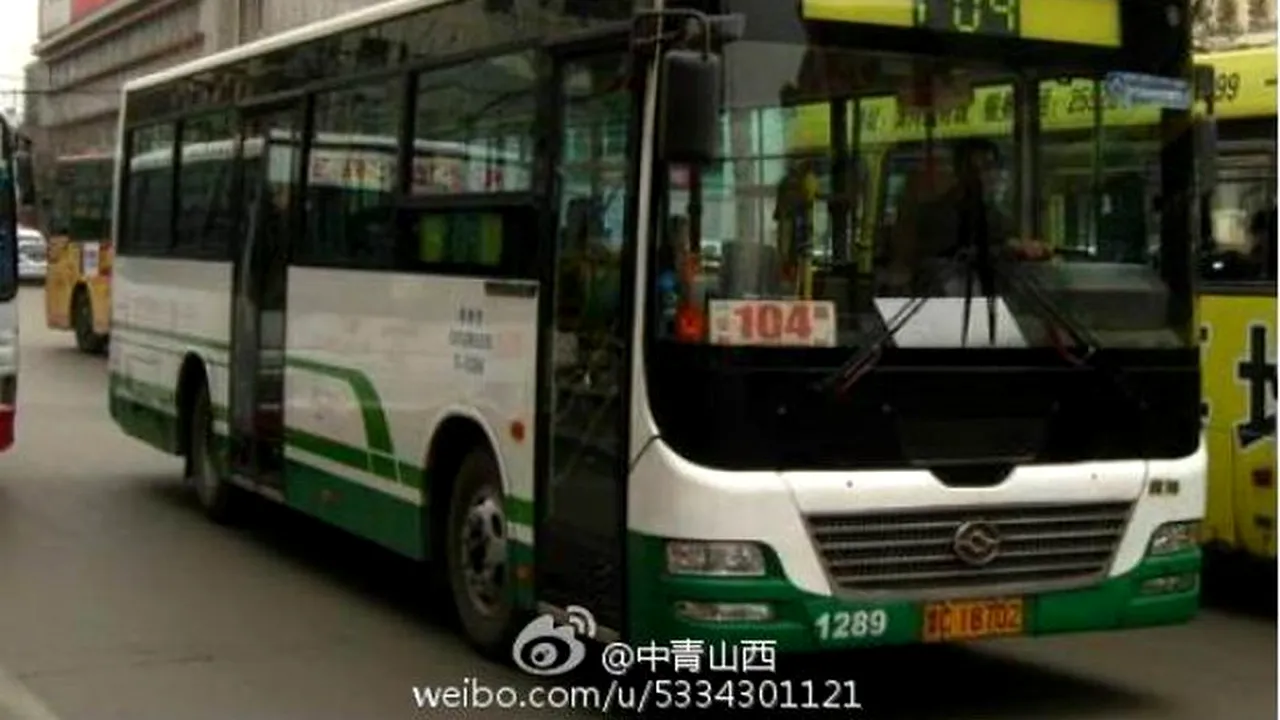 Șoferul de autobuz care vine la muncă într-un Lamborghini