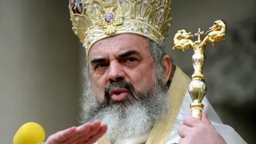 MESAJ. Patriarhul Daniel: Îi felicităm pe toţi cei care poartă mască şi păstrează distanţa. Trebuie în continuare să fim foarte prudenţi