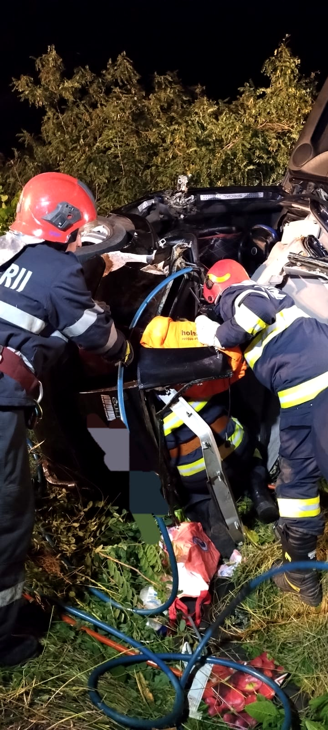 Familie distrusă în Neamț: Doi fraţi de 19, respectiv 20 de ani au murit într-un accident