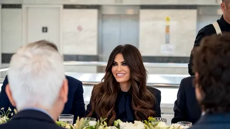 WSJ: Scandalul ambasadoarei SUA în Grecia ajunge în Congres. Democrații cer anchetă în cazul zborurilor private și cer lista întâlnirilor lui Kimberly Guilfoyle, acuzată că s-a lăudat cu demiterea guvernului din România