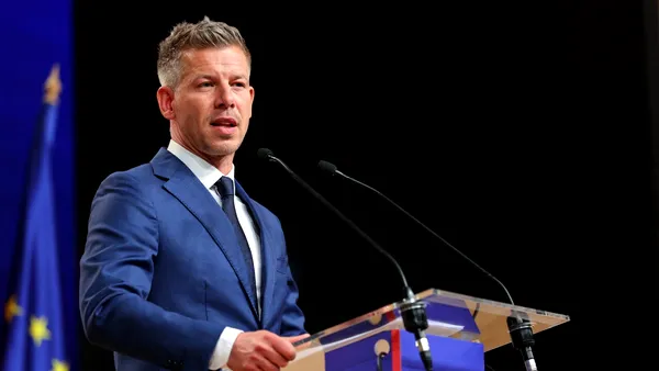 Jurnaliștii din Ungaria se revoltă după amenințările lui Peter Magyar că va închide instituții de presă