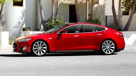 Probleme grave pentru mașinile Tesla: ce au putut face chinezii cu un simplu laptop