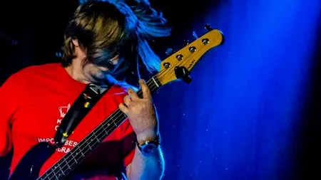 Au trecut 6 ani de la tragedia din Colectiv, iar Marian încă îl caută pe bărbatul care l-a salvat din foc