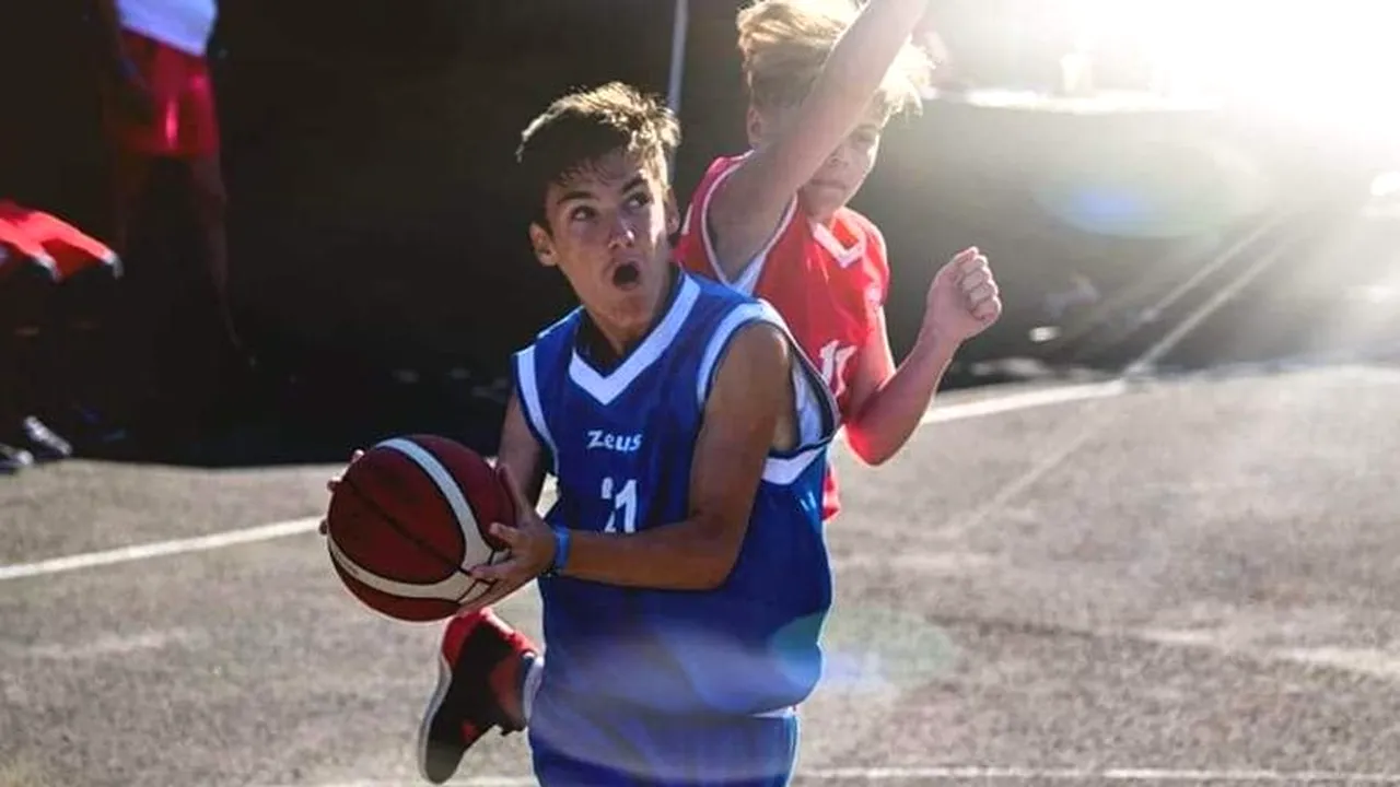 Apel umanitar pentru un adolescent „cu aripi frânte prea devreme” din cauza unui accident. Victor Ciutacu: „Ajutăm copilul să se pună pe picioare și să joace iar baschet?”