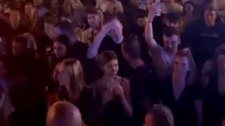 Video. Sute de tineri au petrecut la un concert al manelistului Jador. Aceștia nu au mai respectat nicio măsură de protecție