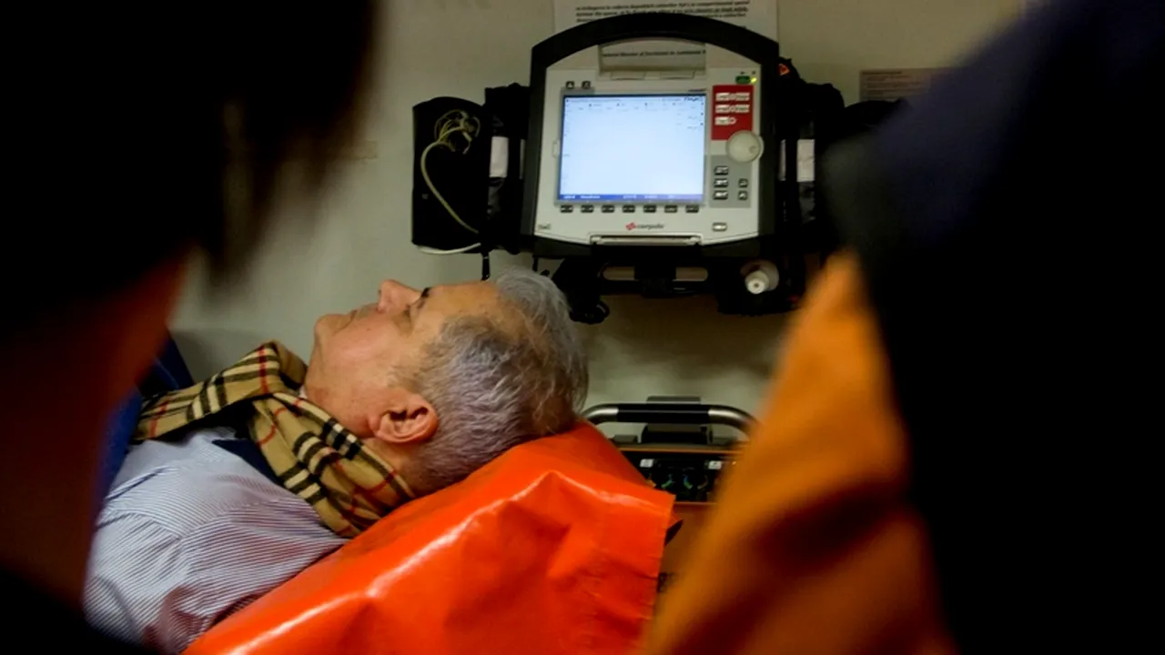 Mărturia unuia dintre polițiștii care au mers acasă la Adrian Năstase: L-am găsit încătușat și cu sânge la gât, era cooperant și lucid