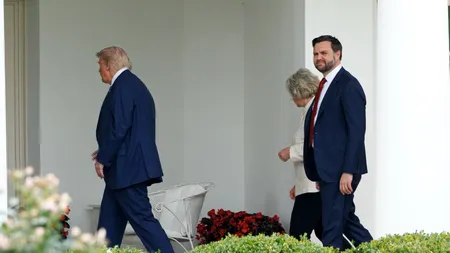 Trump cere Iranului „PREDAREA necondiționată” și afirmă că știe unde se ascunde liderul suprem /Vance nu crede că Statele Unite vor intra în război