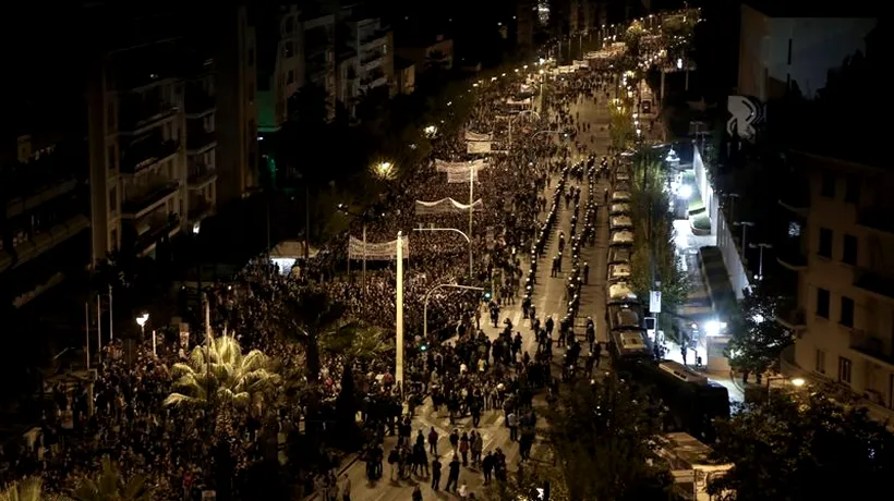Peste 32.000 de greci comemorează revolta studenților împotriva regimului militar din 1973