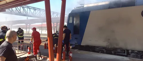 Un nou incident la <i class='ep-highlight'>CFR</i>. O locomotivă a luat foc la Vaslui | VIDEO