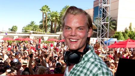 Un ultim omagiu pentru DJ AVICII. Ce au făcut părinții artistului