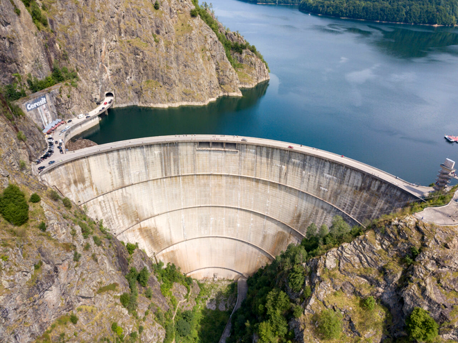 Barajul Vidraru - Un exemplu de baraj comunist. Sursa Foto: Shutterstock 