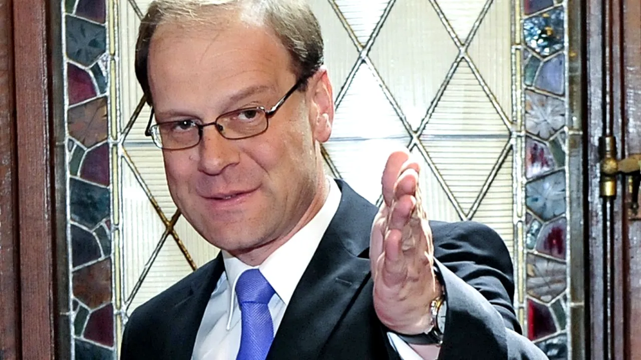 Comisarul european Navracsics: Căutăm instrumentele de a sprijini restaurarea Catedralei Notre Dame