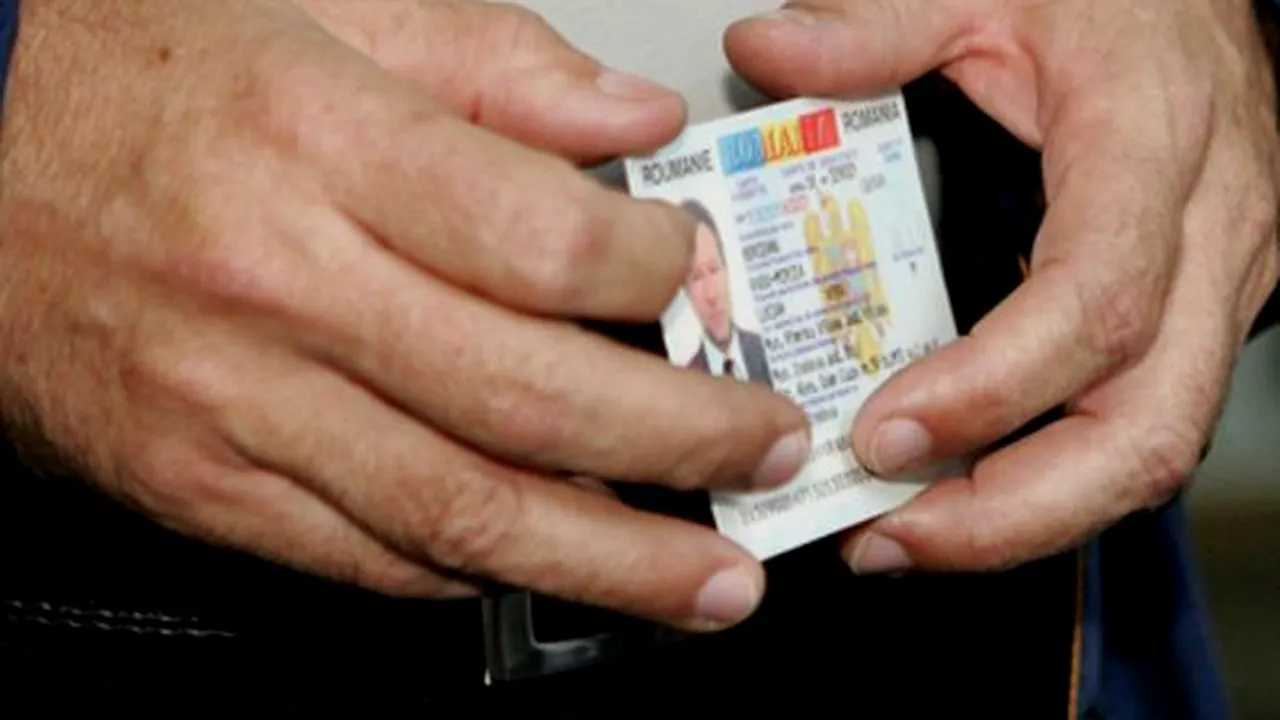 Românii nu vor mai putea ieși din țară fără cartea identitate cu cip, începând de anul viitor