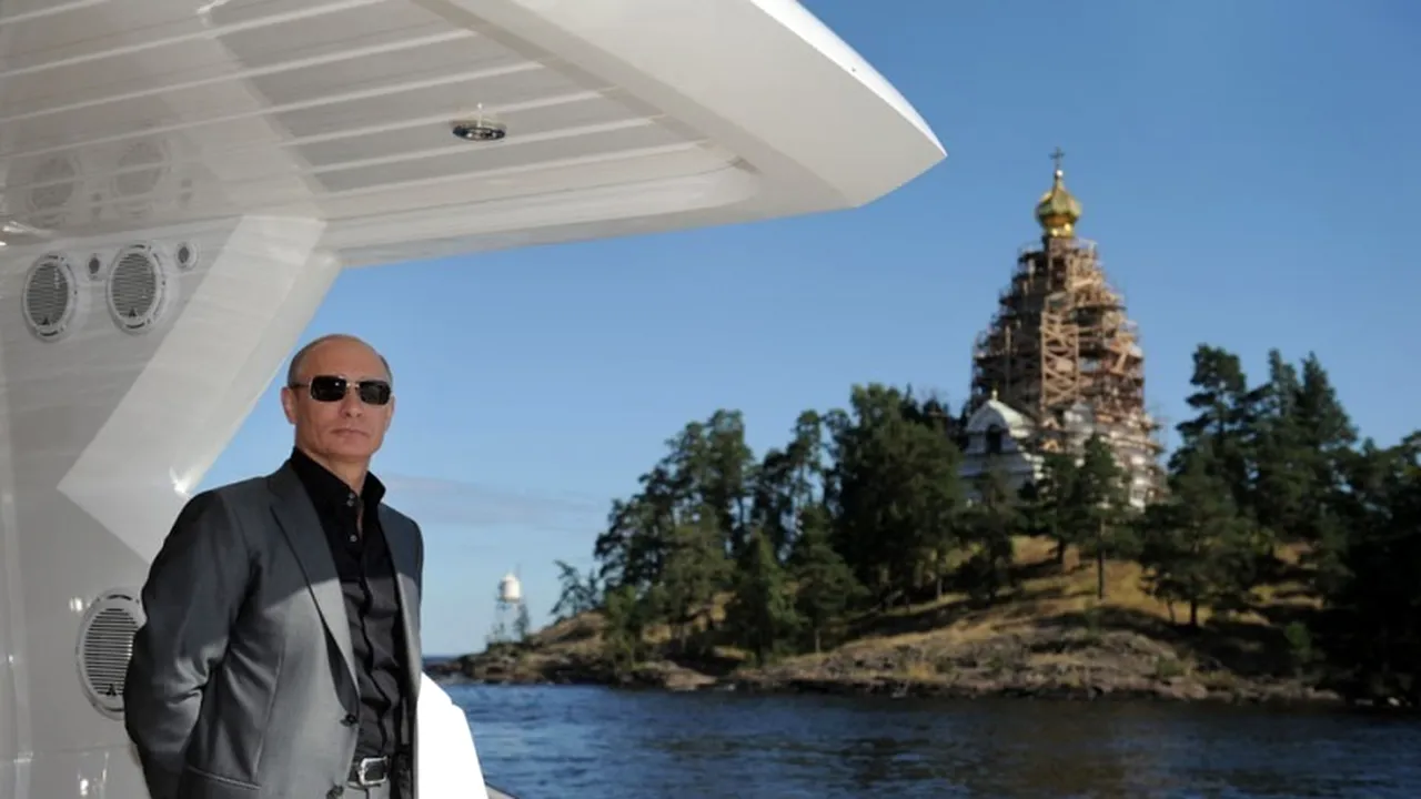 Vladimir Putin ordonă vaste manevre militare în Marea Neagră. Participă 36 de nave și peste 7.000 de oameni 