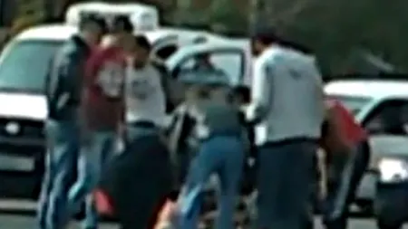 Tânărul care A TÂLHĂRIT O FEMEIE LOVITĂ DE MAȘINĂ a fost condamnat la trei ani de închisoare - VIDEO