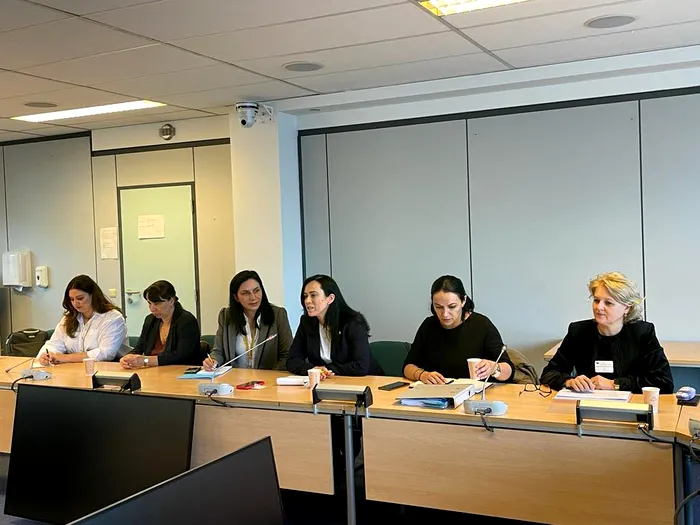 Ministrul Muncii și Solidarității Sociale, Simona Bucura-Oprescu, s-a întâlnit astăzi la Bruxelles cu Joost Korte, director general al Directoratului General pentru Ocupare, Servicii Sociale și Incluziune din cadrul Comisiei Europene