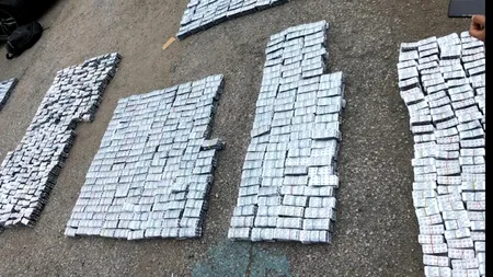 FOTO-VIDEO | Captură impresionantă: Bărbat din Gorj, prins că transporta în portbagajul mașinii droguri de 1,5 milioane de euro / Substanțele, aduse în România de un sârb și urmau să ajungă în Norvegia