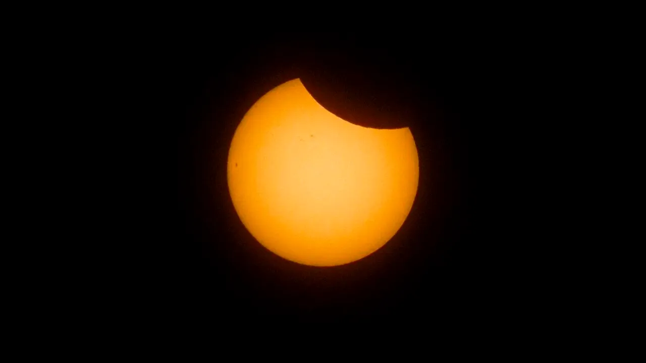 Cele două zodii care vor avea parte de schimbări majore după ECLIPSA parțială de Soare