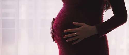Experiența traumatizantă a unei femei însărcinate, care a primit un rezultat COVID-19 fals-pozitiv: Un medic mi-a spus că s-a produs o greșeală. M-a marcat pe viață