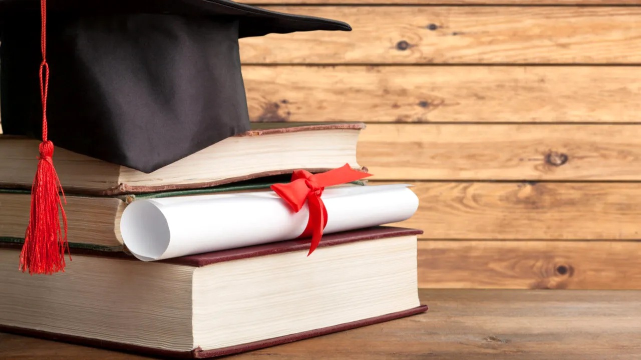 Ce se întâmplă cu diploma de Bacalaureat, certificatele de competențe și anumite documente ale profesorilor. Guvernul a adoptat o nouă hotărâre