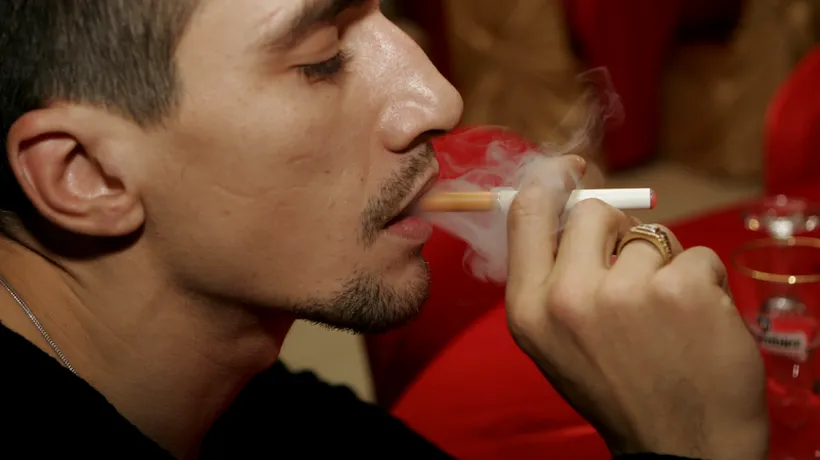 Franța vrea să interzică utilizarea țigaretei electronice în locuri publice