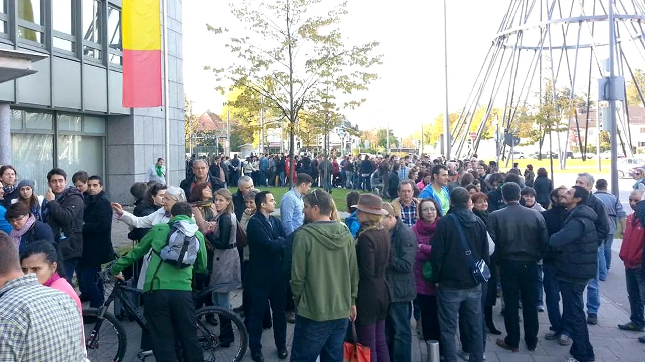 ALEGERI PREZIDENȚIALE 2014. Românii așteaptă și patru ore la coadă la vot în München