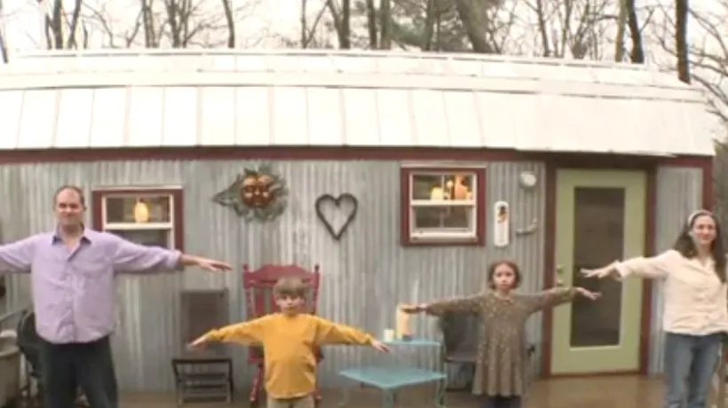 Cum trăiește o familie cu doi copii într-o casă de 15 metri pătrați. VIDEO