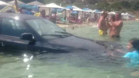 Cum și-a ''parcat'' mașina un turist român plecat la mare în străinătate: ''Mândri că suntem români''