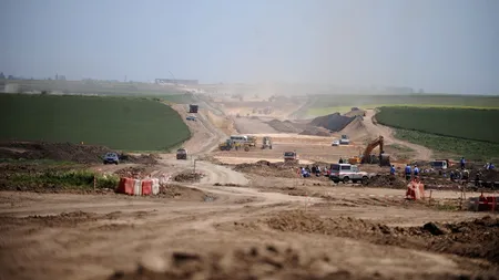 Mai multe OBIECTE ARHEOLOGICE, descoperite pe traseul autostrăzii Sibiu - Nădlac, între care  