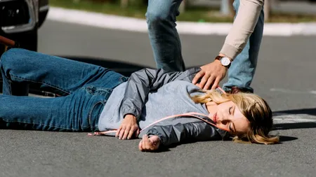 Un polițist i-a sărit în ajutor unei femei care a leșinat la o benzinărie și i-a plătit carburantul. IPJ Maramureș: Binele se face în liniște