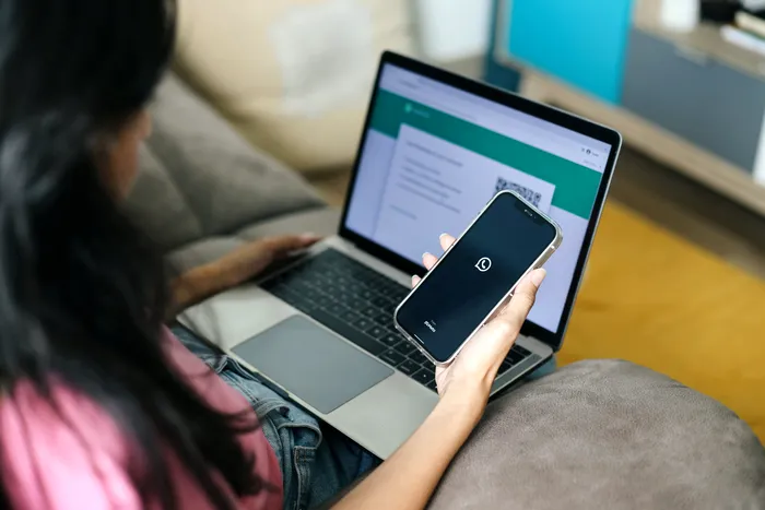 În curând, WhatsApp nu va mai funcționa pe 35 modele de TELEFOANE. Care dispozitive sunt afectate și ce trebuie să facă utilizatorii. Sursa Foto: Shutterstock