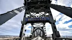 Trenul internațional „România”, blocat pe podul Giurgiu-Ruse din cauza unei defecțiuni tehnice la locomotivă
