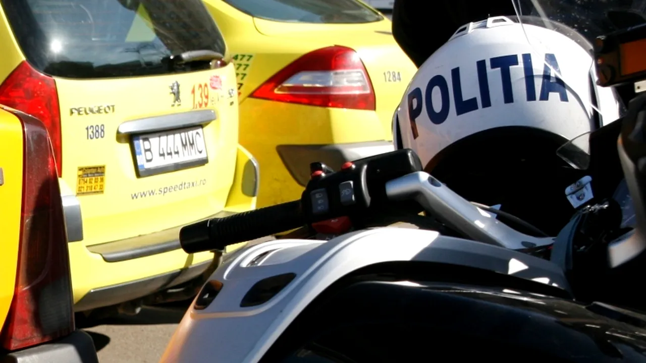Un polițist pe motocicletă a fost rănit într-un accident rutier produs în Capitală