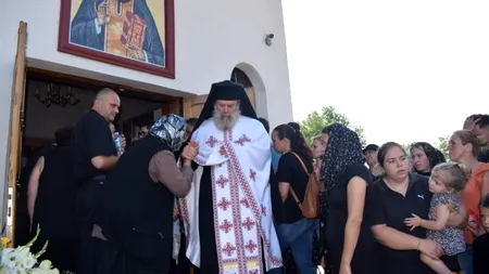 Alexandra, tânăra însărcinată care a MURIT la Botoșani, a fost înmormântată. Preot: „Când o mamă moare din cauza unei nașteri, moare ca un martir”