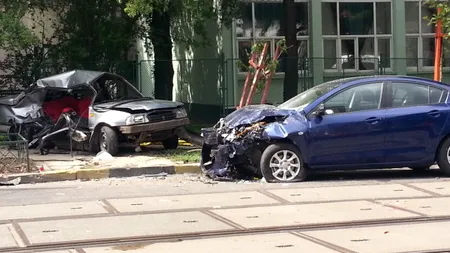 ACCIDENT GRAV în București. Doi morți și trei răniți