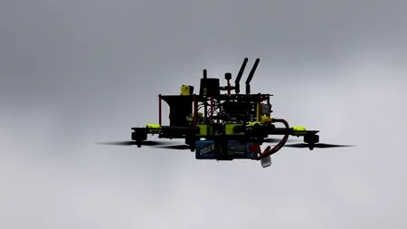 Alertă la Mamaia. O dronă a fost găsită pe plajă. Precizările ministrului Apărării