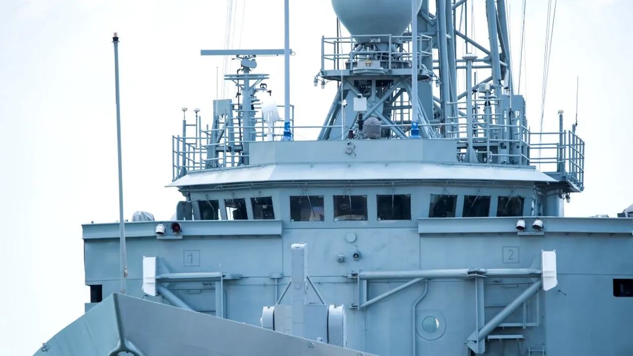 INCIDENT. Iranul și-a scufundat, din greșeală, o navă de război în timpul unui exercițiu militar. Cel puțin 19 morți