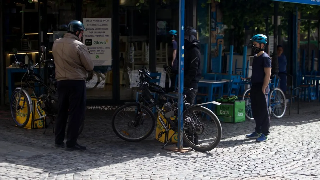 AFACERE. Câți bani se câștigă, de fapt, la Foodpanda. Ce salariu iau curierii pe bicicletă și cei care fac delivery cu propria mașină