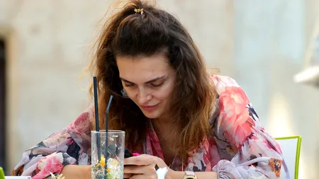 Fost model la un pas de moarte! Femeia a încercat să se vindece de cancer cu SUC