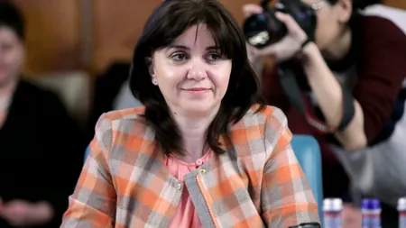 COVID-19. Ministrul Educației îndeamnă la calm și responsabilitate. Ce spune despre înghețarea anului școlar