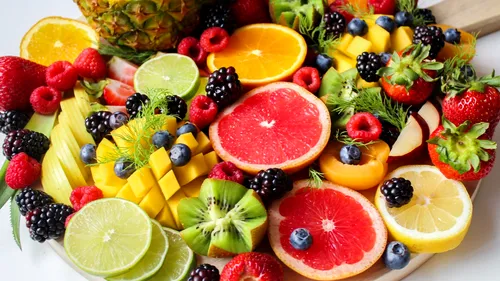 DIETĂ. Care sunt cele 4 fructe care îngrașă cel mai mult. Medic: „Acestea sunt interzise într-o cură de slăbire”