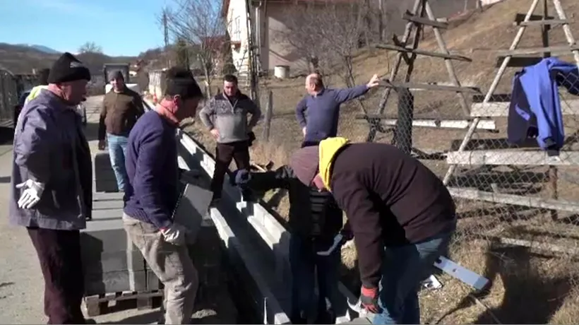 Este CRIZĂ de angajați pe șantierul autostrăzii Pitești - Sibiu. Constructorii au căutat muncitori chiar și în satele de pe traseul lucrărilor