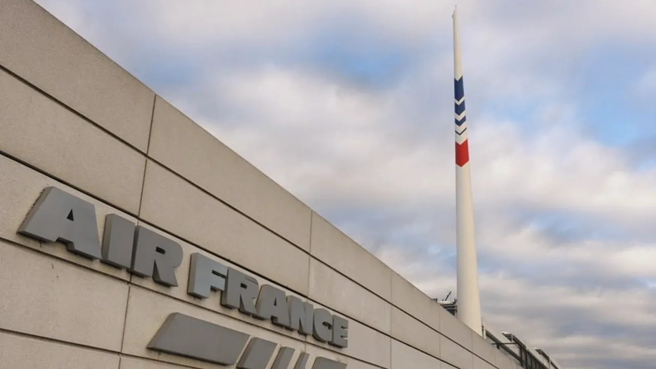 Air France afirmă că este legal să împrumute bani de la pasageri în caz de 