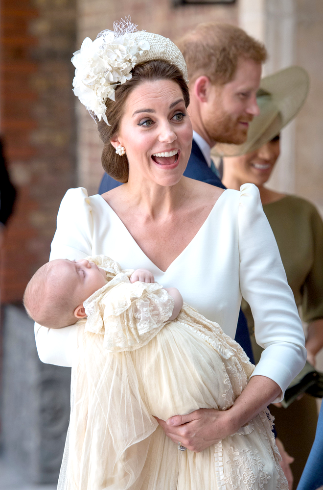 Ducesa de Cambridge cu prințul Louis