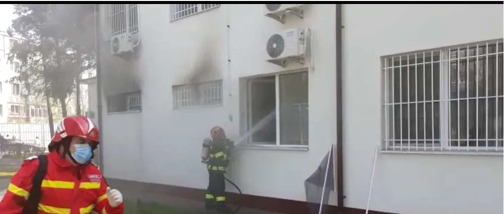 VIDEO. Incendiu la Secţia de Psihiatrie a Spitalului Judeţean din Slatina / Focul a pornit din cauza unui pacient cronic care a intrat în sevraj și a fost dus în izolator