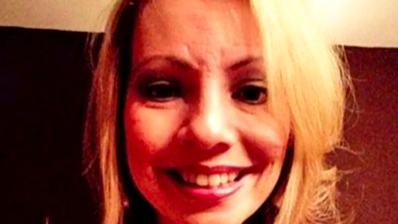 Femeia din imagine și-a mințit șefii că e gravidă, cerând concediu de maternitate. Cum a dat-o de gol un coleg!