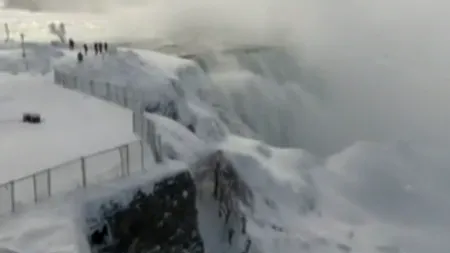 Fenomen spectaculos la cascada Niagara. „Tot mai mulți turiști vin să vadă splendoarea albă